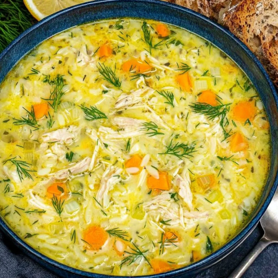 4 Ingredient Mounjaro Recipe – Step-by-step process showing lemon, ginger, and honey being mixed into a detox drink