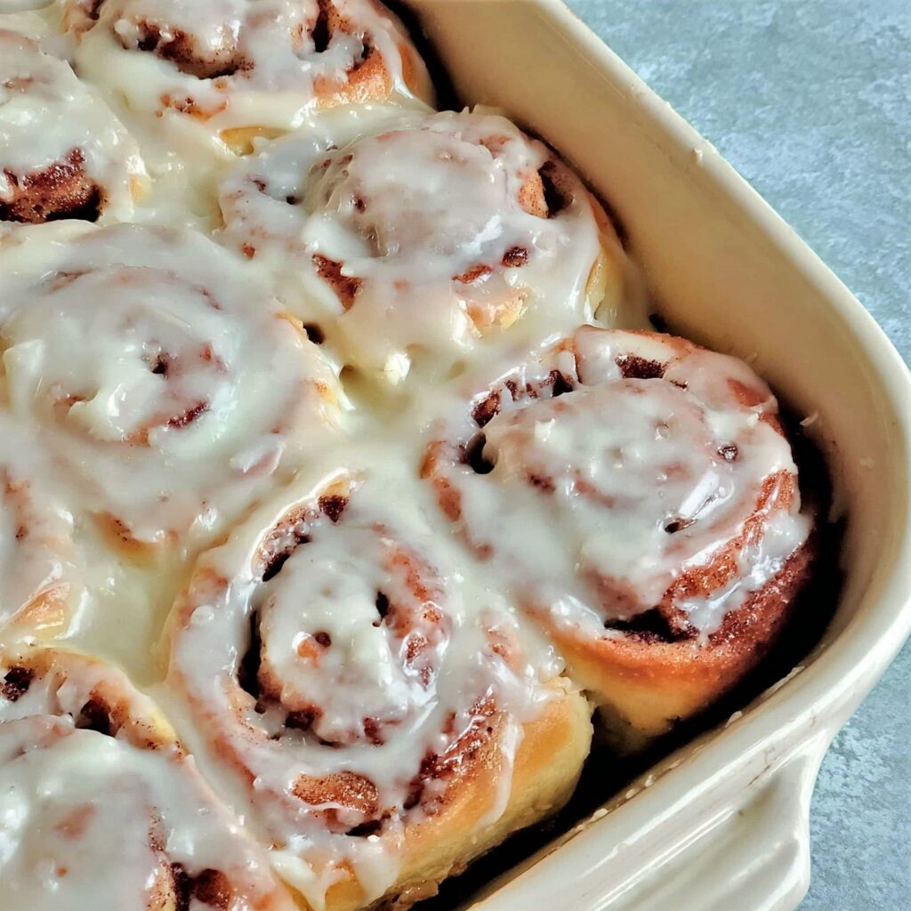 4 Ingredient Mounjaro Recipe – Step-by-step process showing lemon, ginger, and honey being mixed into a detox drink