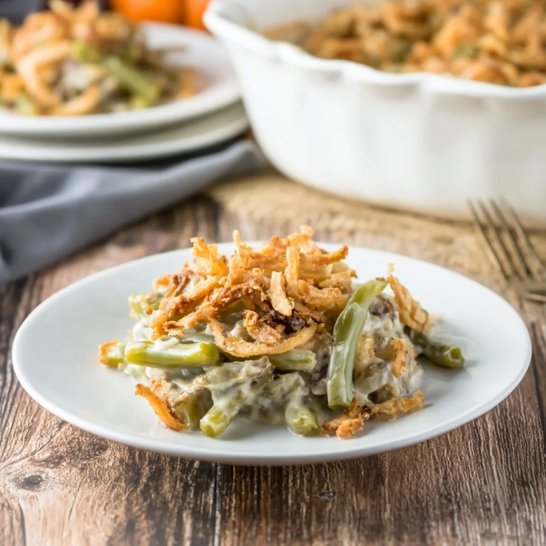 4 Ingredient Mounjaro Recipe – Step-by-step process showing lemon, ginger, and honey being mixed into a detox drink