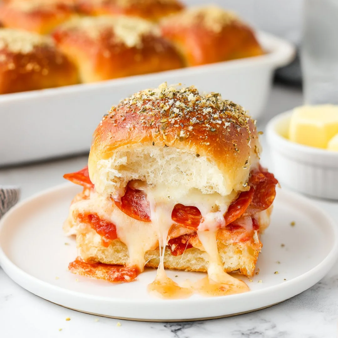 4 Ingredient Mounjaro Recipe – Step-by-step process showing lemon, ginger, and honey being mixed into a detox drink