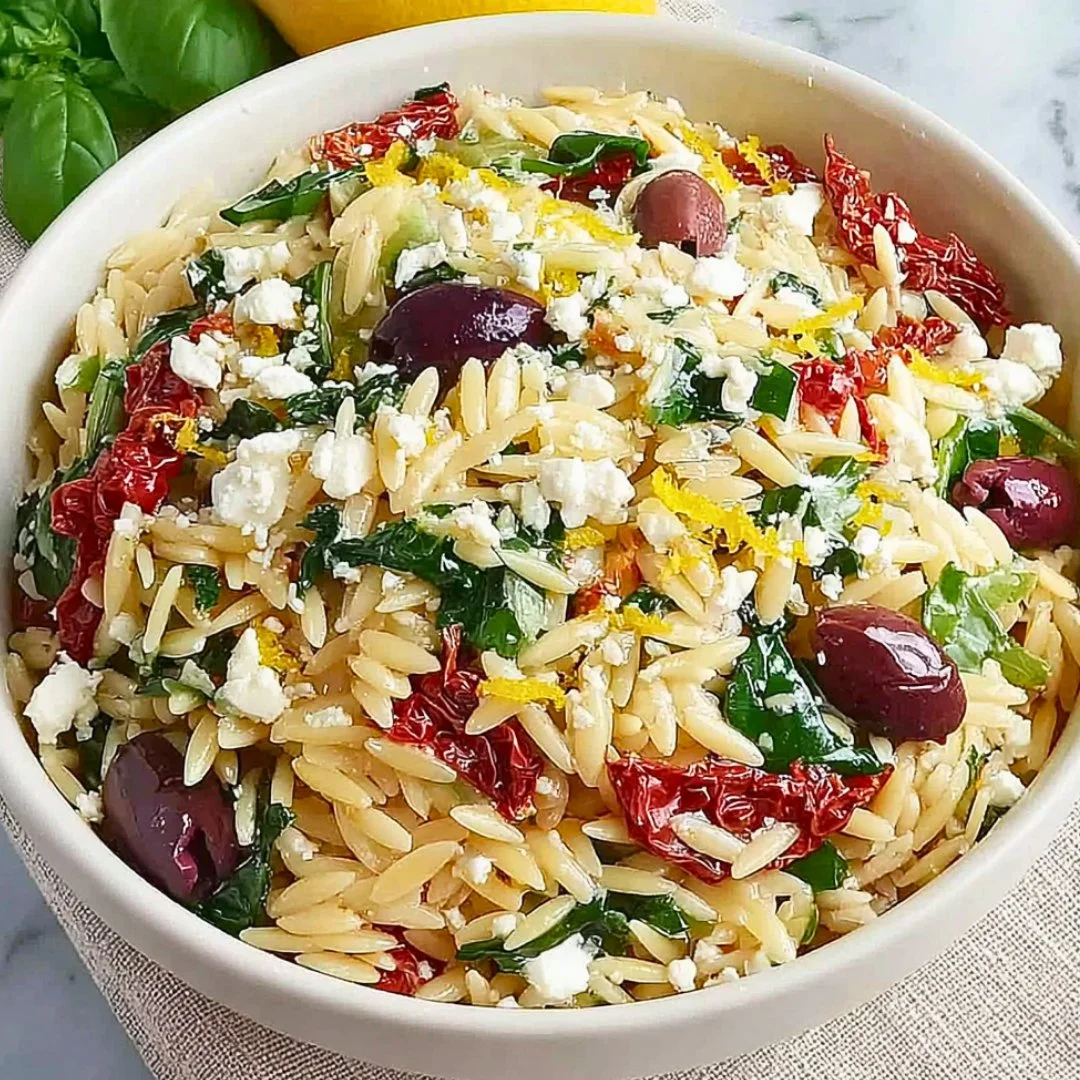 4 Ingredient Mounjaro Recipe – Step-by-step process showing lemon, ginger, and honey being mixed into a detox drink