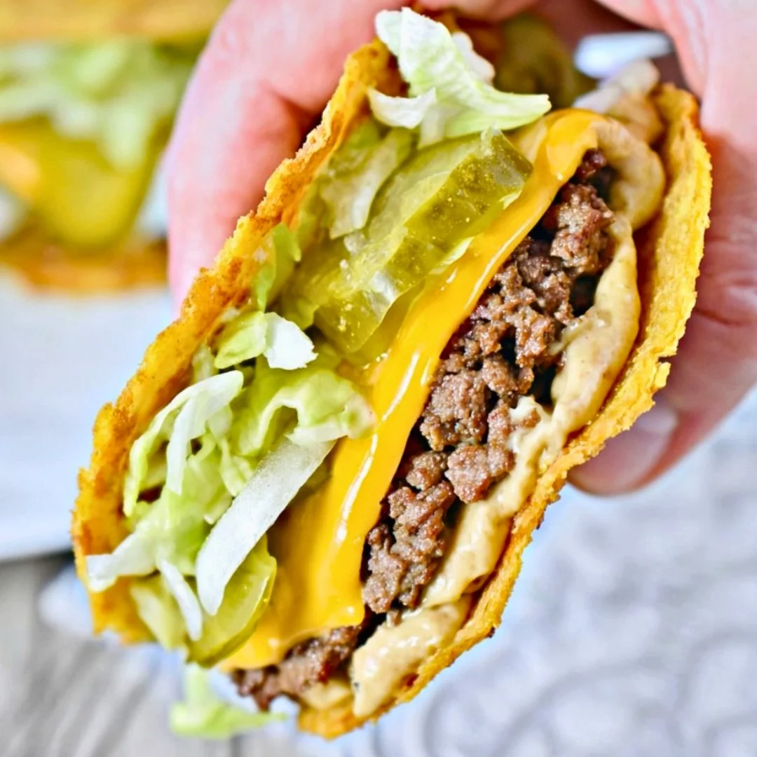 4 Ingredient Mounjaro Recipe – Step-by-step process showing lemon, ginger, and honey being mixed into a detox drink