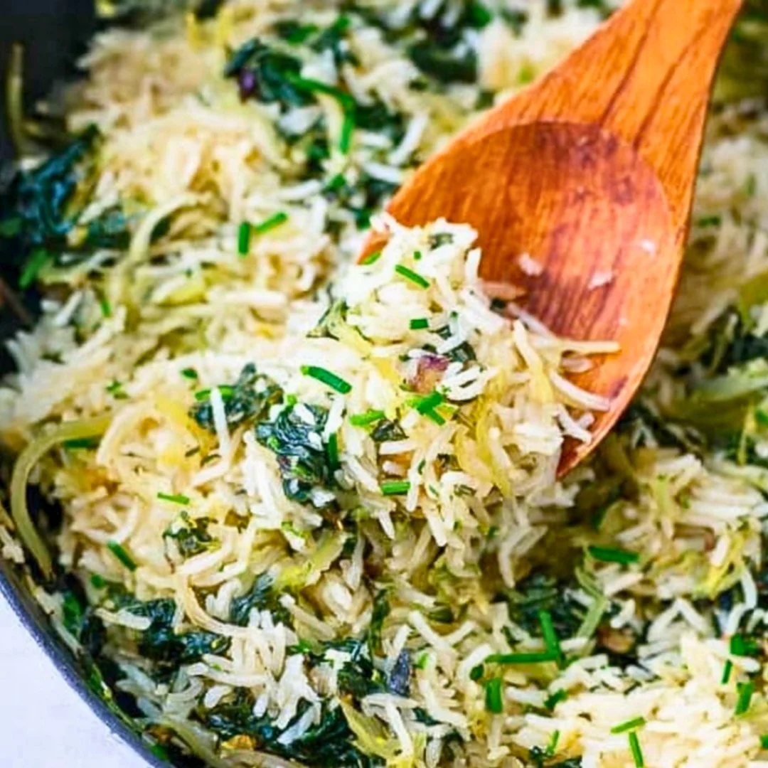 4 Ingredient Mounjaro Recipe – Step-by-step process showing lemon, ginger, and honey being mixed into a detox drink